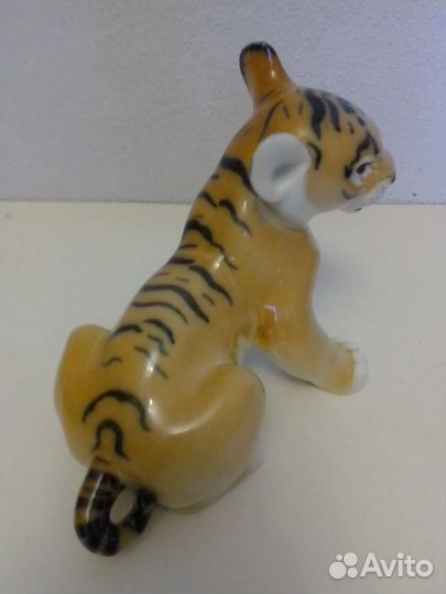 Тигренок Фарфоровая статуэтка лфз без сколов