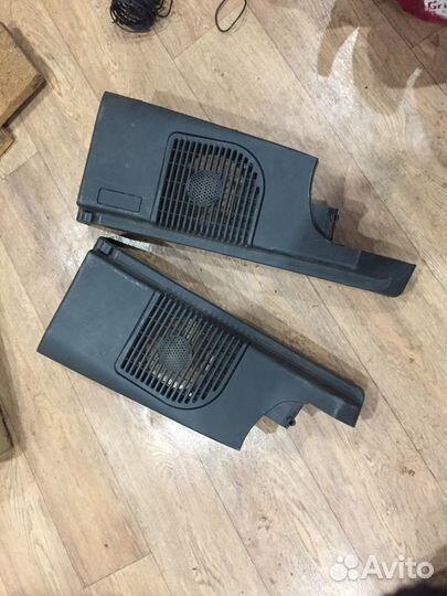 Опора полки багажника