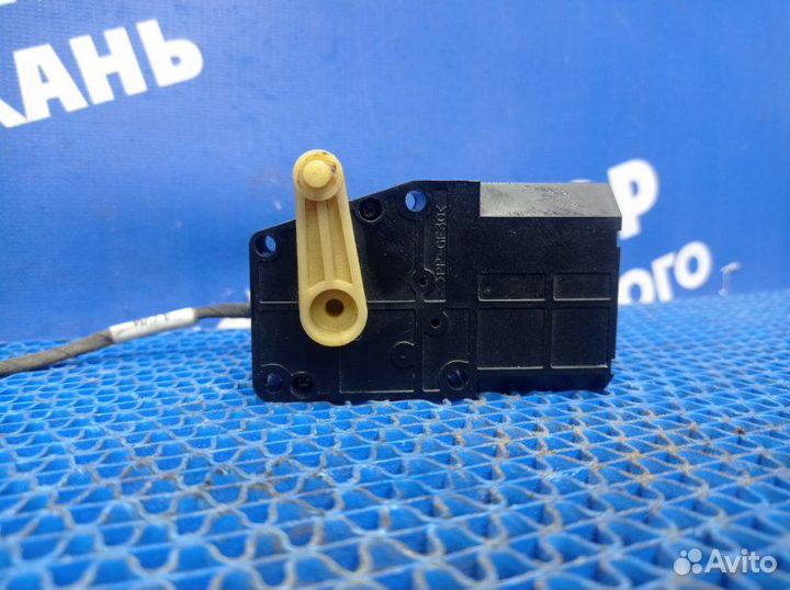 Моторчик заслонок отопителя Mazda 6 Gg седан AJ