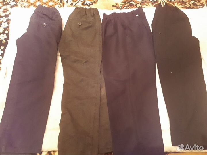 Продам брюки и джинсы на мальчика,на возраст 5-6 л