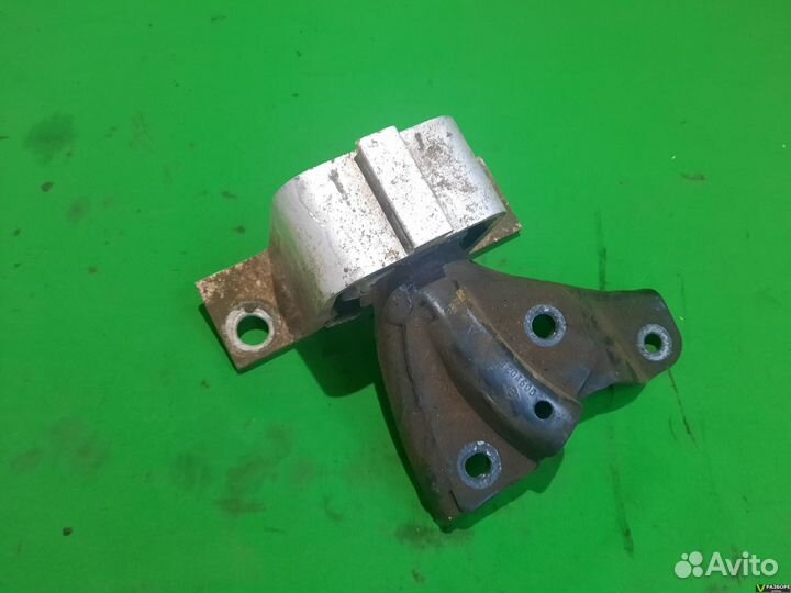 Опора двигателя K7M Renault Logan 1