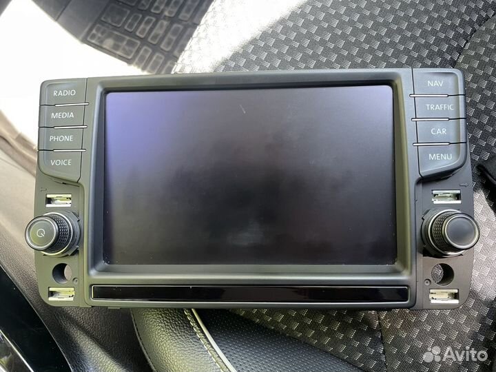 Дисплей VW Composition Media
