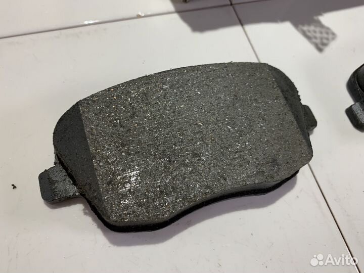 Передние колодки Skoda Fabia Volkswagen Polo 00-10