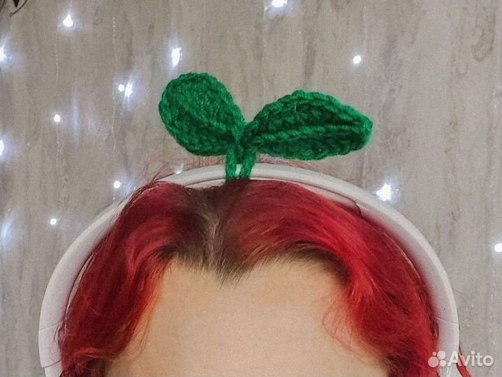 Вязаный росток на наушники