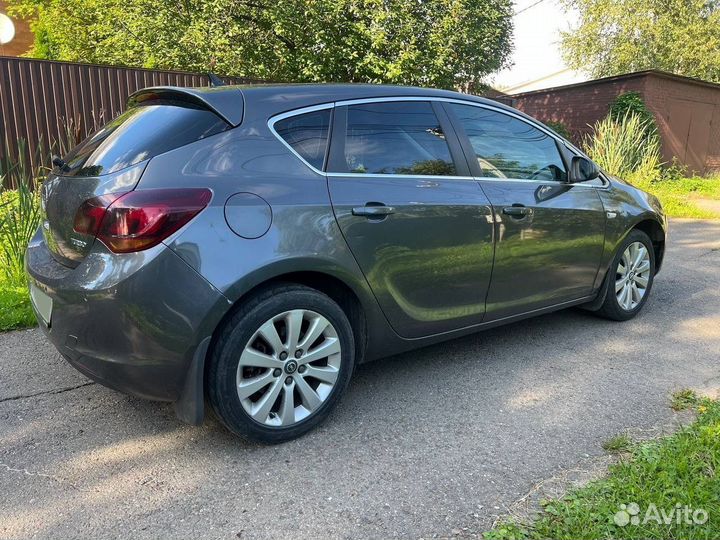 Opel Astra 1.6 AT, 2010, 250 000 км