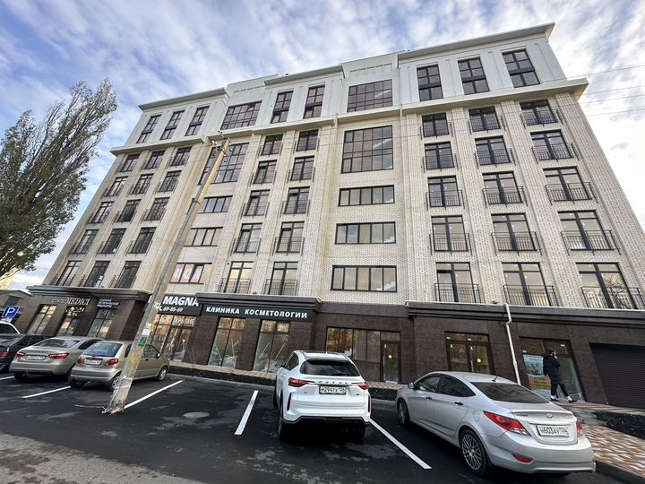 4-к. квартира, 135 м², 8/8 эт.