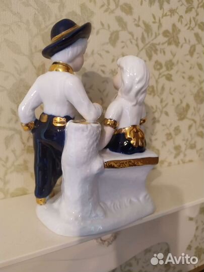 Винтажная фарфоровая статуэтка