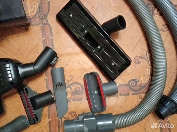 Шланги для пылесоса,контейнер,насадки