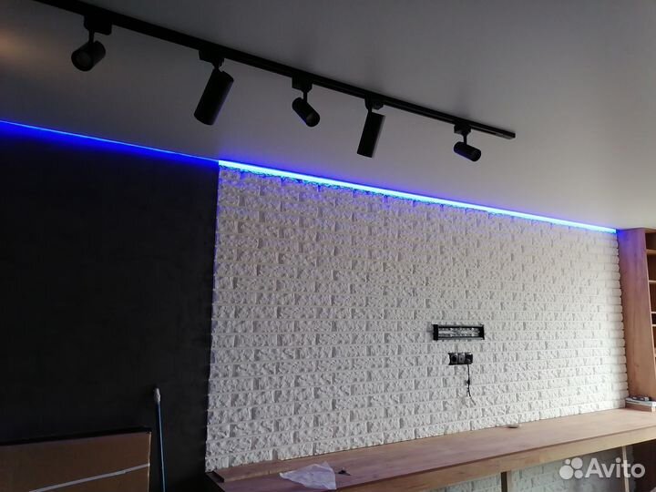 Натяжные потолки - установка люстры в подарок