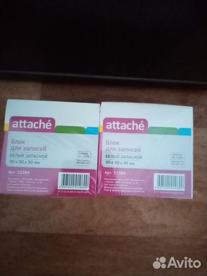 Бумага для заметок в пластиковой подставке