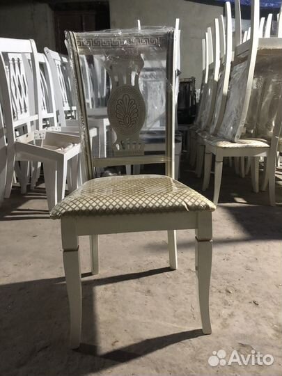 Стулья версачи