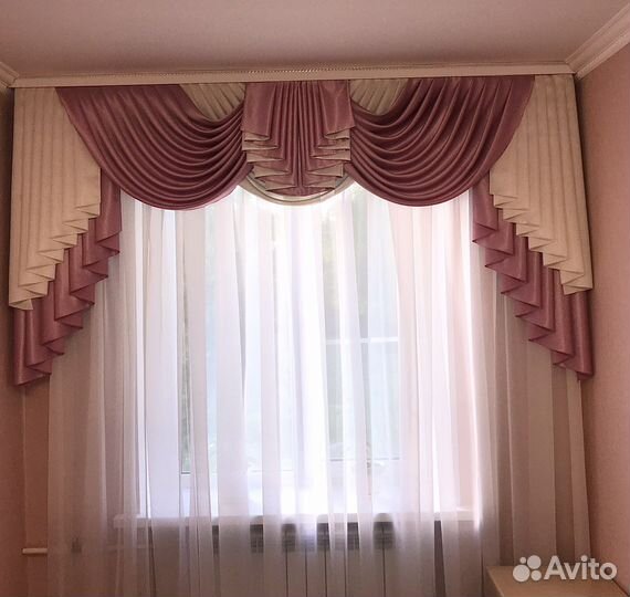 Ламбрекены со шторой и покрывало