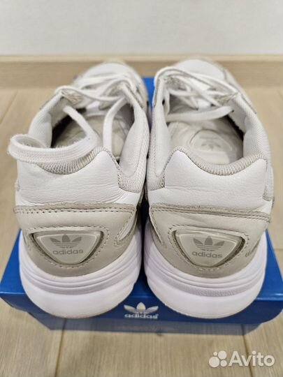 Кроссовки женские adidas falcon 39-40