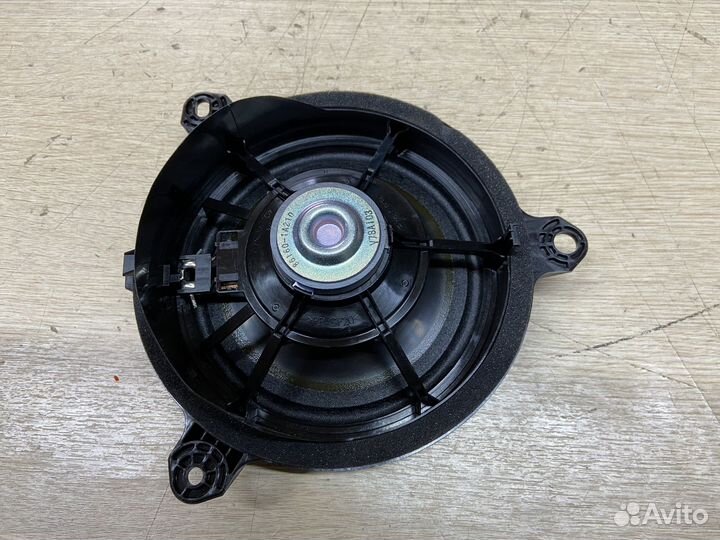 Колонка музыкальная (динамик) Toyota Camry 75