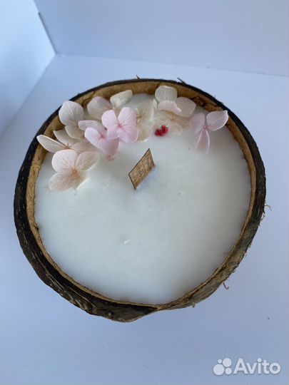 Свеча в кокосе