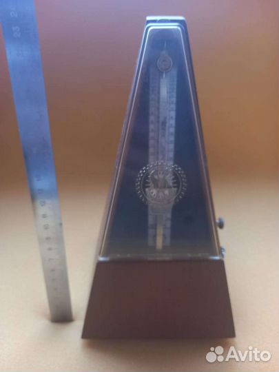 Метроном механический