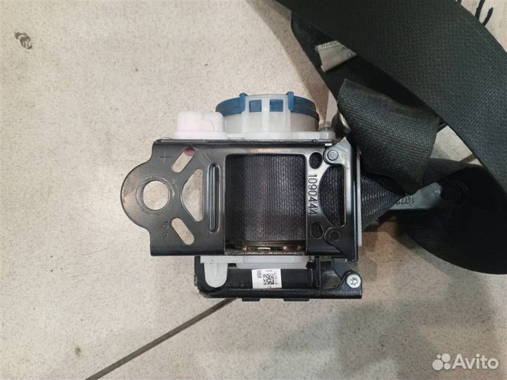 Ремень безопасности Mitsubishi Outlander