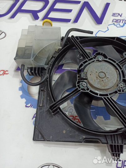 Диффузор радиатора Nissan Note 1.6 HR16 2013