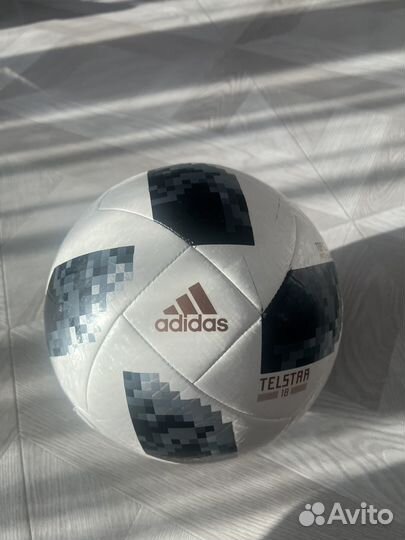 Футбольный мяч adidas world cup 2018