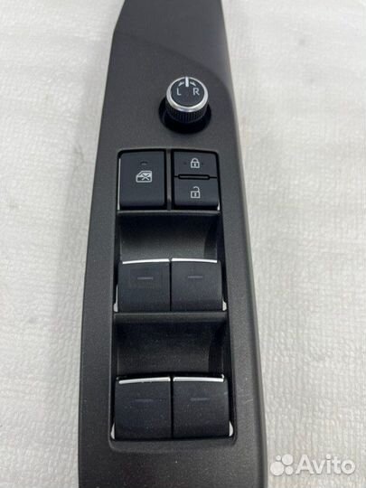 Накладка обшивки двери (дерево) передняя левая