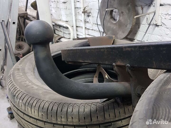 Фаркоп для Тоета Аурис