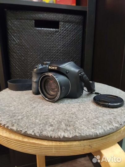 Цифровая фотокамера Sony DSC-H100