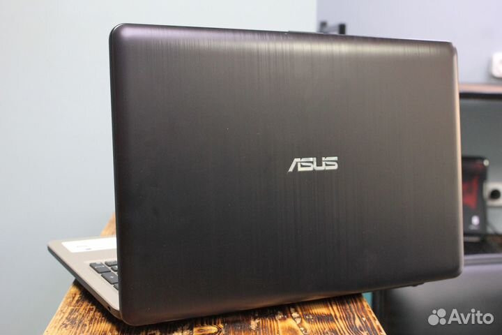 Ноутбук Asus SSD 256 / FullHD / GeForce