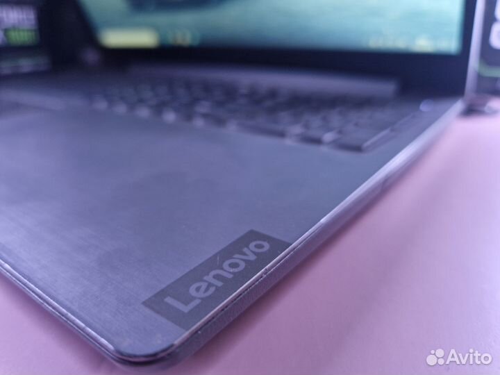 Ноутбук Lenovo