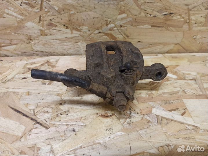 Суппорт задний левый Kia Ceed ED