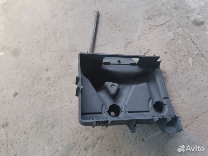 Площадка под аккумулятор polo