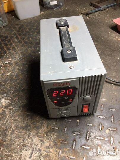 Стабилизатор напряжения