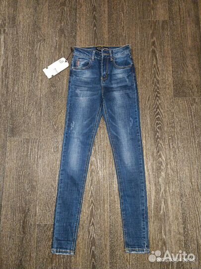 Джинсы новые