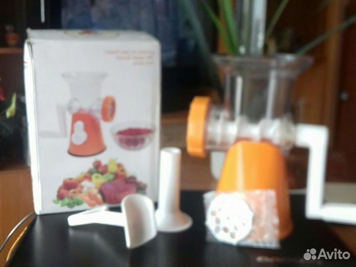 Мясорубка ручная новая