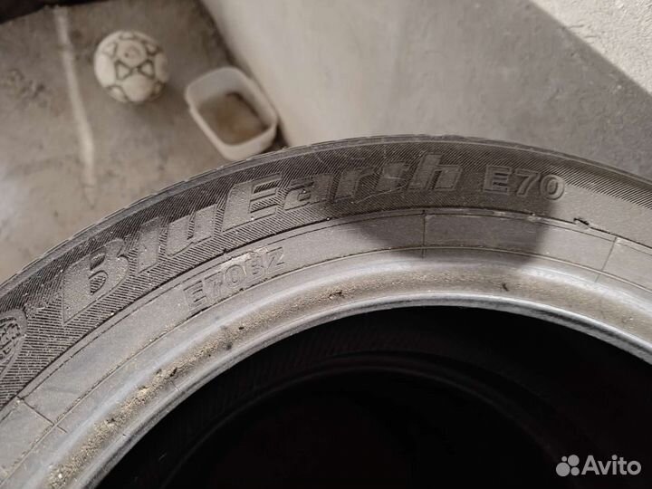 Yokohama BluEarth E70 215/55 R17