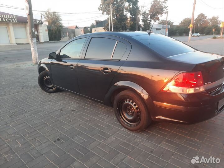 Opel Astra 1.6 МТ, 2012, 330 000 км