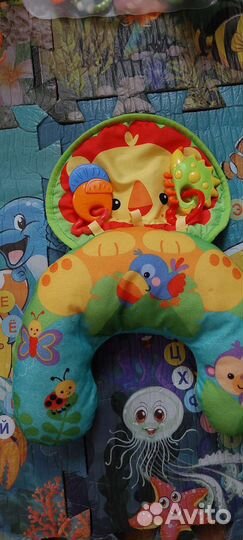 Пакет игрушек и подушка Fisher price