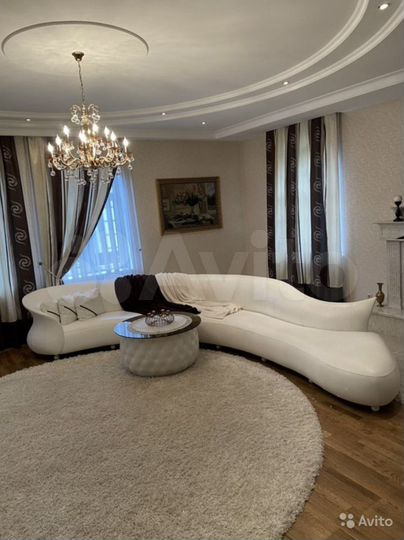 Дом 328,3 м² на участке 18 сот.