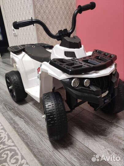 Детский квадроцикл на аккумуляторе