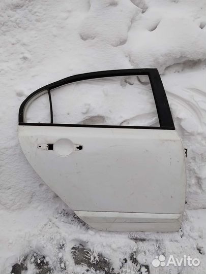 Дверь задняя правая Honda Civic 8 4D FD