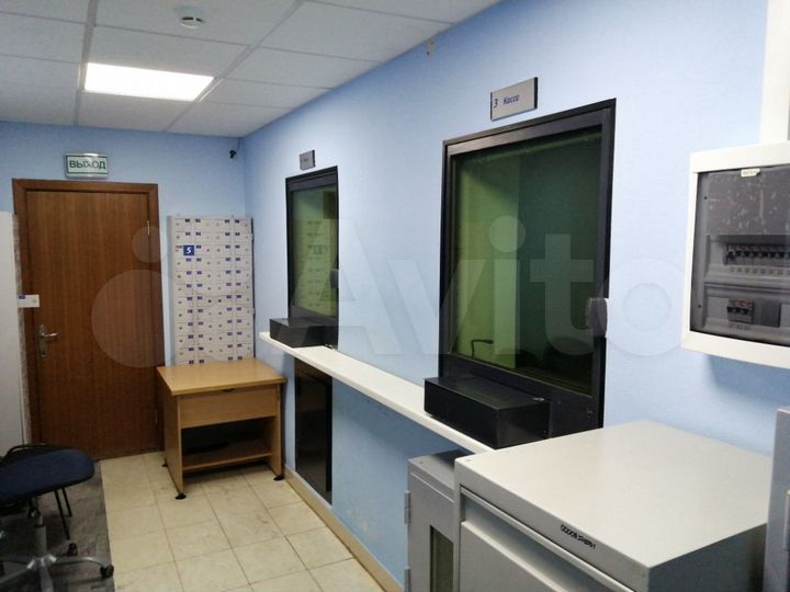 Здание, 1373.8 м²