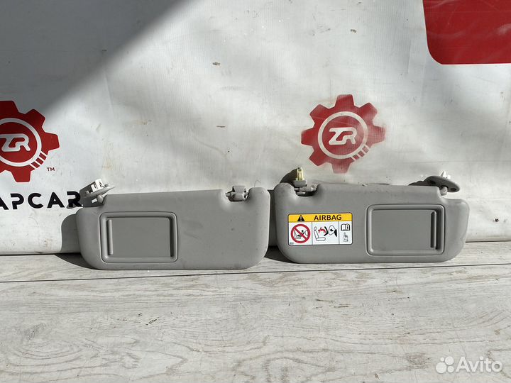 Toyota Rav4 XA50 Козырек