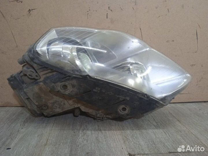 Фара передняя левая Volkswagen Passat B6 BZB 2008