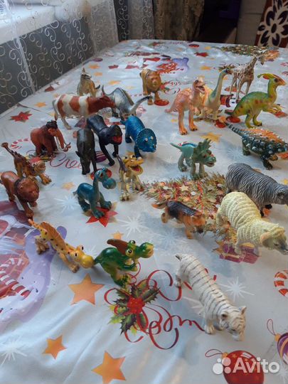 Динозавры и другие животные