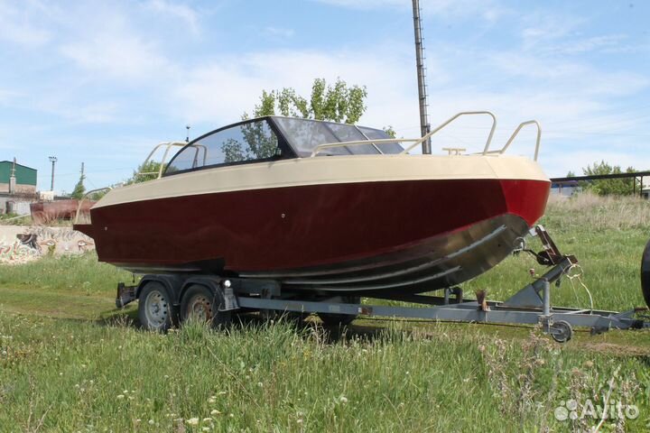 Амг катер Игуана