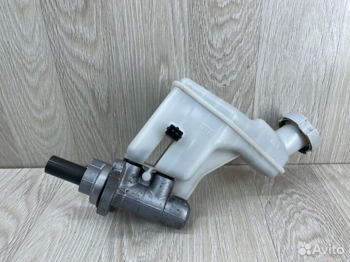 Главный тормозной цилиндр Hyundai Ix35