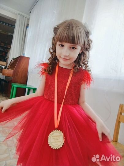 Платье для девочки праздничное 110
