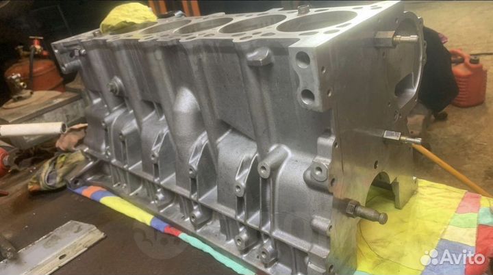 Двигатель bmw m52b28