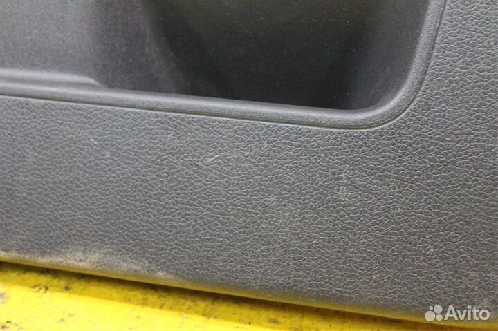 Обшивка крышки багажника задняя Volkswagen Polo 5