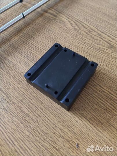 Вешалка складная для брюк на стенку шкафа