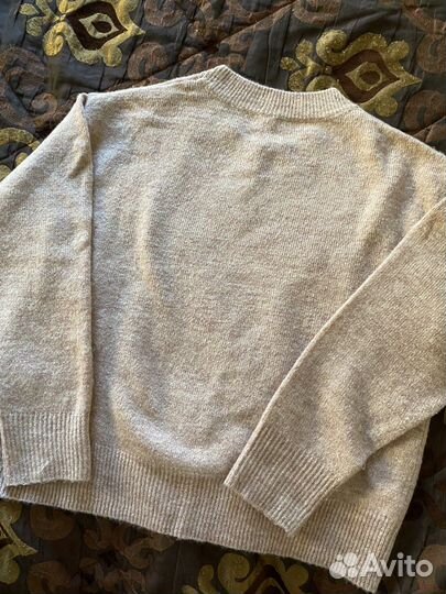 Свитер